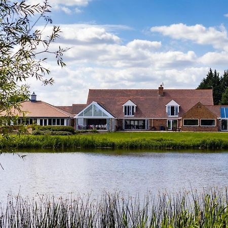 Kingfisher Hotel, Golf And Country Club Milton Keynes Eksteriør bilde
