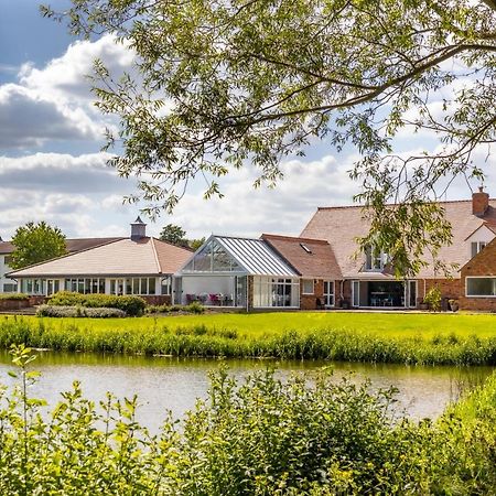 Kingfisher Hotel, Golf And Country Club Milton Keynes Eksteriør bilde