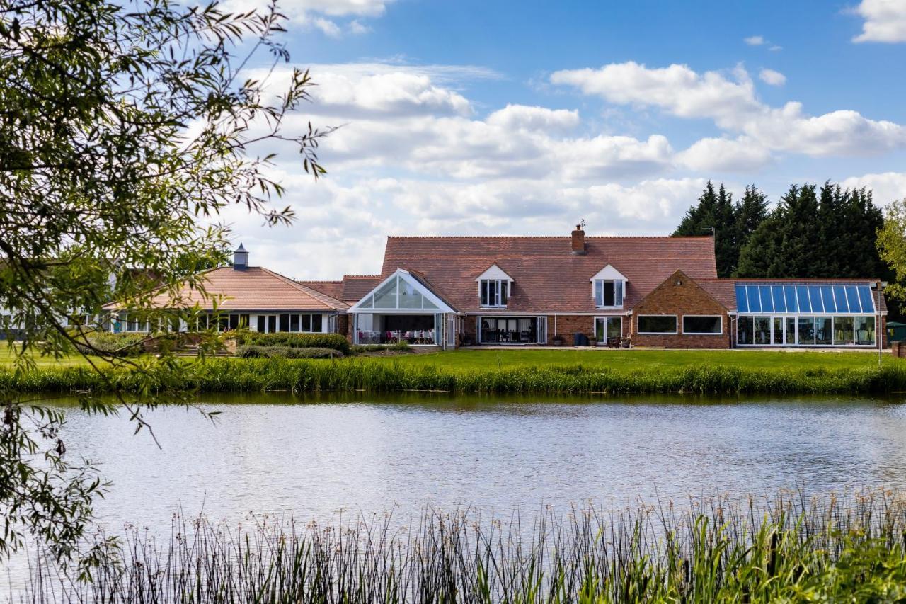 Kingfisher Hotel, Golf And Country Club Milton Keynes Eksteriør bilde