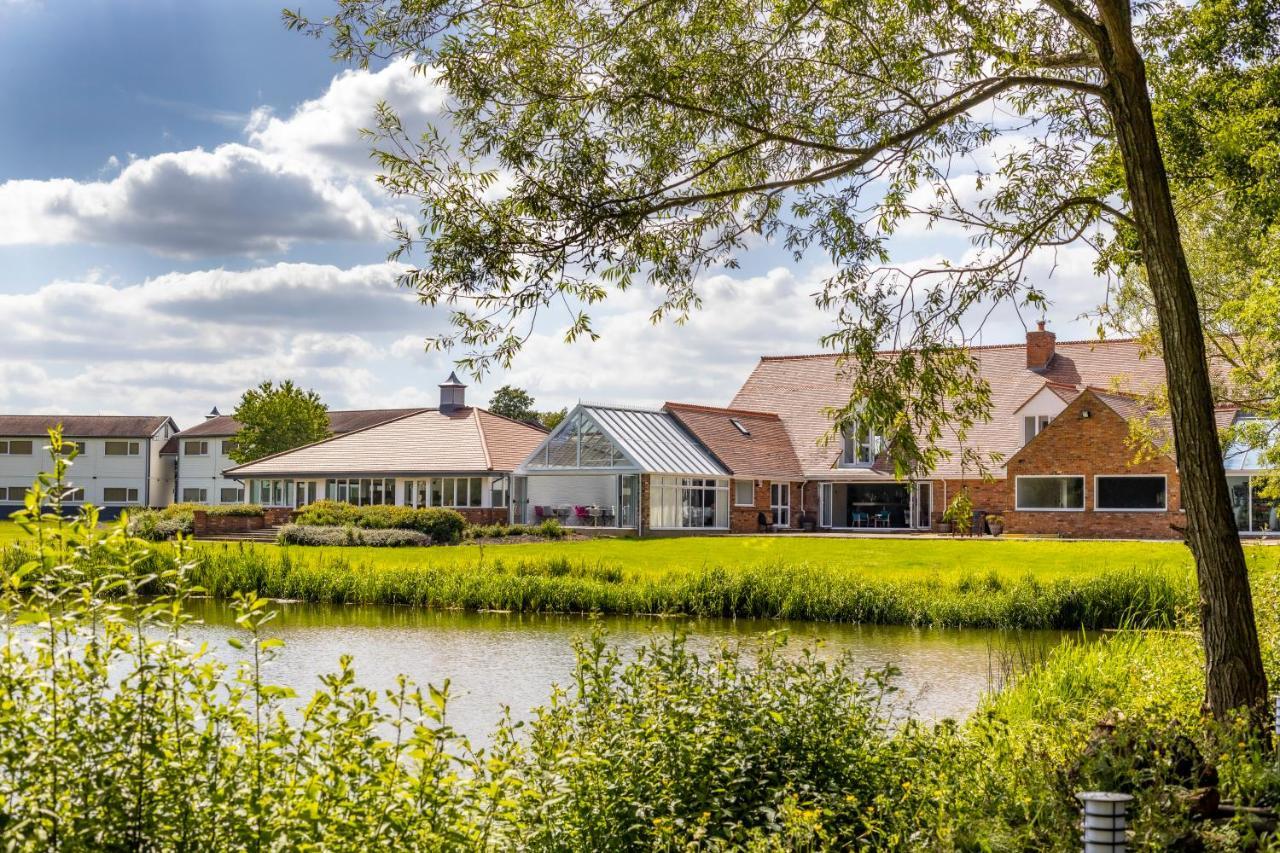 Kingfisher Hotel, Golf And Country Club Milton Keynes Eksteriør bilde