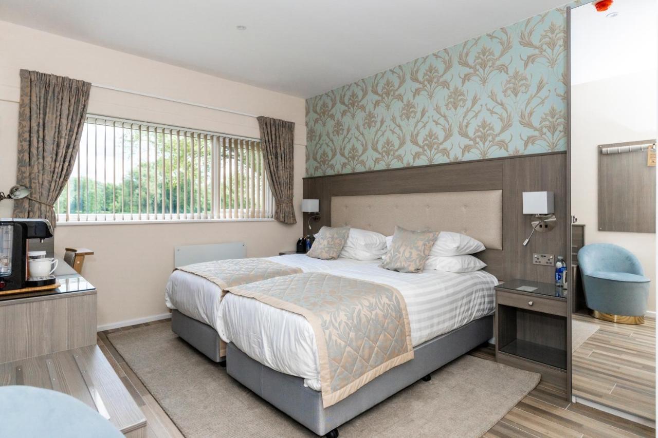 Kingfisher Hotel, Golf And Country Club Milton Keynes Eksteriør bilde