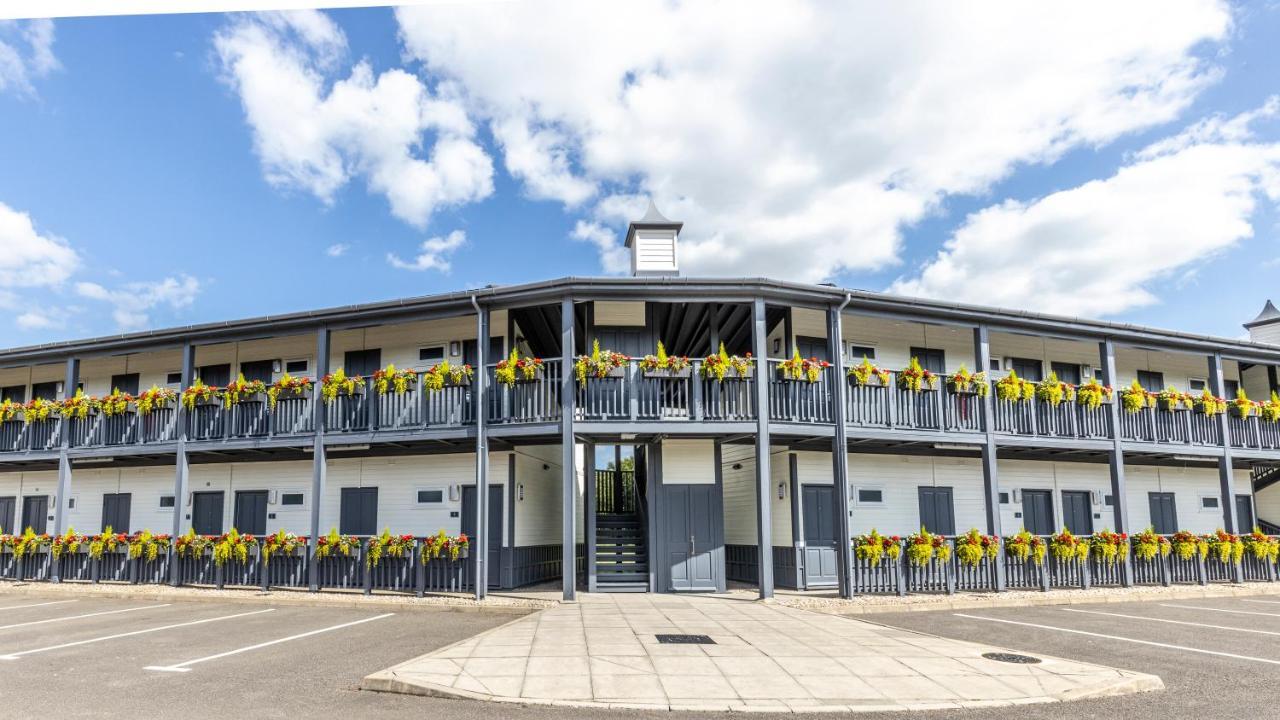 Kingfisher Hotel, Golf And Country Club Milton Keynes Eksteriør bilde