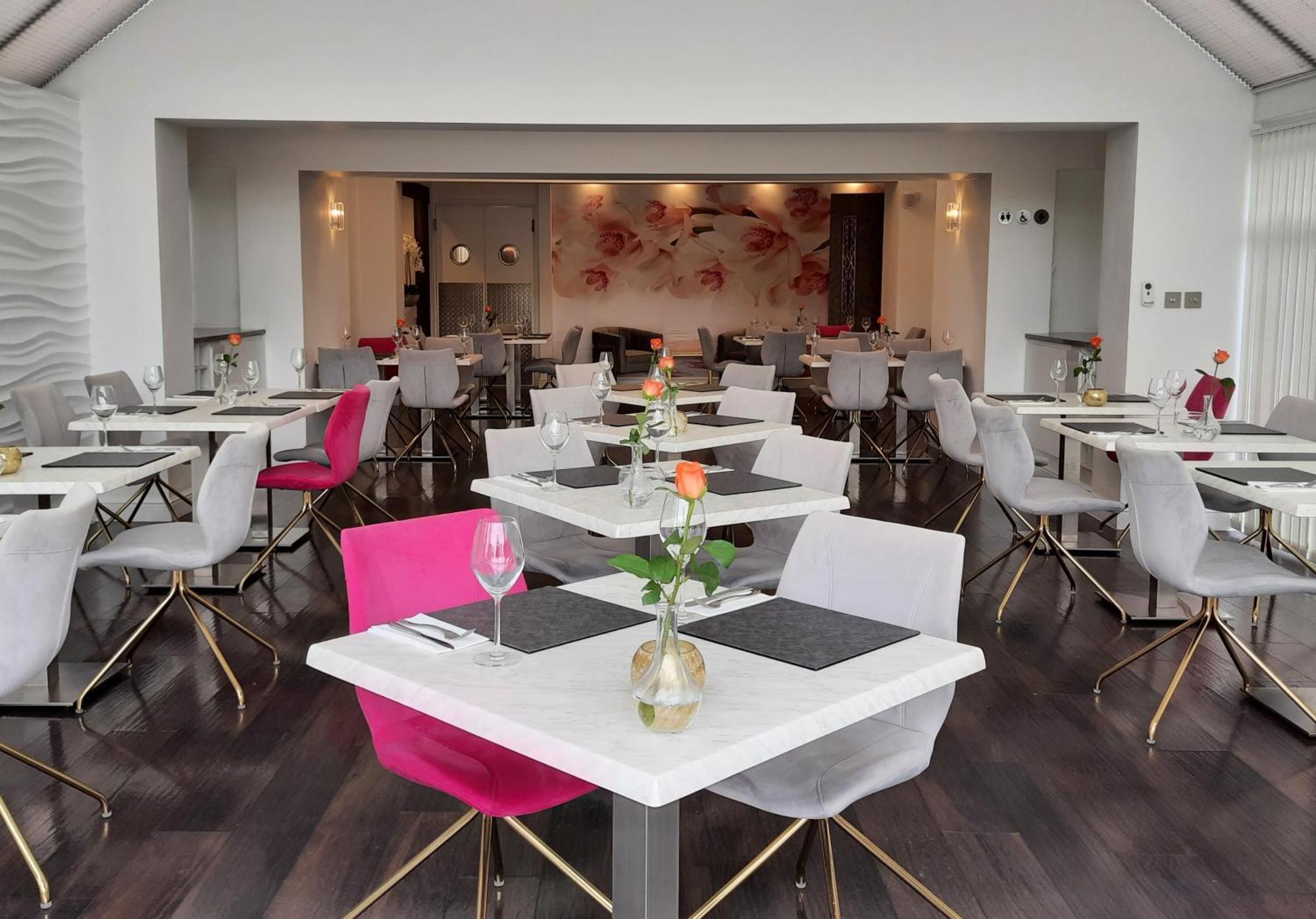Kingfisher Hotel, Golf And Country Club Milton Keynes Eksteriør bilde